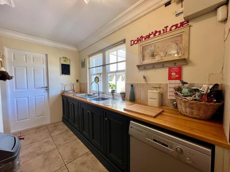 4 Bedroom Property for Sale in Tarragona Western Cape